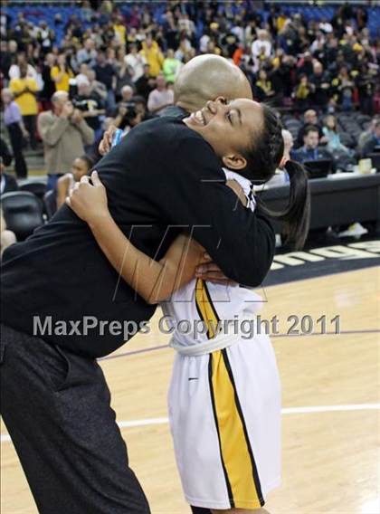 Thumbnail 3 in Bishop O'Dowd vs. Sacramento (CIF NorCal D3 Regional Final) photogallery.
