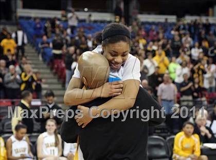 Thumbnail 1 in Bishop O'Dowd vs. Sacramento (CIF NorCal D3 Regional Final) photogallery.