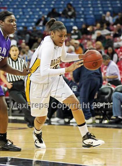 Thumbnail 2 in Bishop O'Dowd vs. Sacramento (CIF NorCal D3 Regional Final) photogallery.
