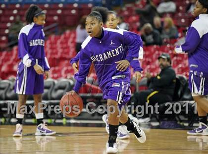 Thumbnail 1 in Bishop O'Dowd vs. Sacramento (CIF NorCal D3 Regional Final) photogallery.