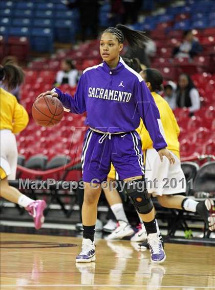 Thumbnail 2 in Bishop O'Dowd vs. Sacramento (CIF NorCal D3 Regional Final) photogallery.