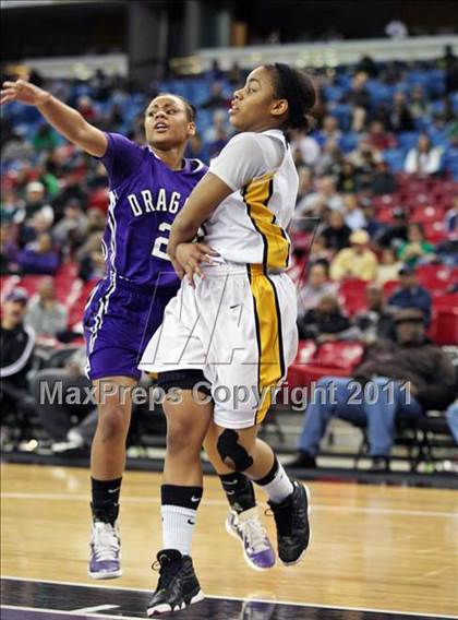 Thumbnail 2 in Bishop O'Dowd vs. Sacramento (CIF NorCal D3 Regional Final) photogallery.