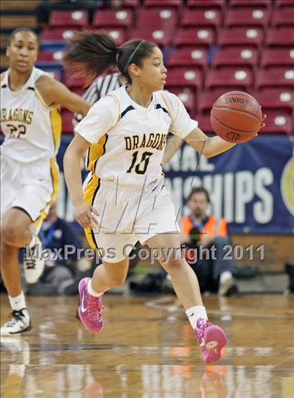 Thumbnail 1 in Bishop O'Dowd vs. Sacramento (CIF NorCal D3 Regional Final) photogallery.