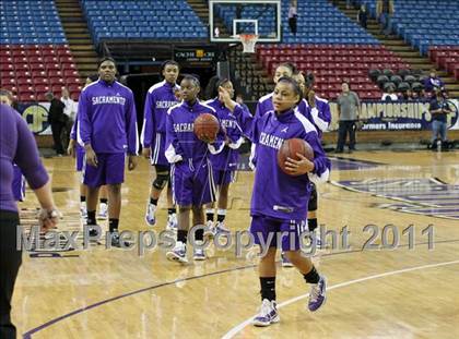 Thumbnail 3 in Bishop O'Dowd vs. Sacramento (CIF NorCal D3 Regional Final) photogallery.
