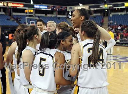 Thumbnail 3 in Bishop O'Dowd vs. Sacramento (CIF NorCal D3 Regional Final) photogallery.
