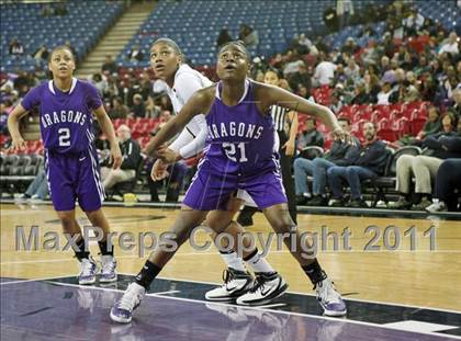 Thumbnail 2 in Bishop O'Dowd vs. Sacramento (CIF NorCal D3 Regional Final) photogallery.