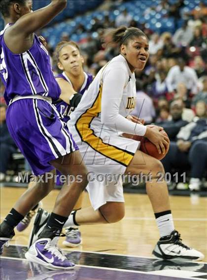Thumbnail 2 in Bishop O'Dowd vs. Sacramento (CIF NorCal D3 Regional Final) photogallery.