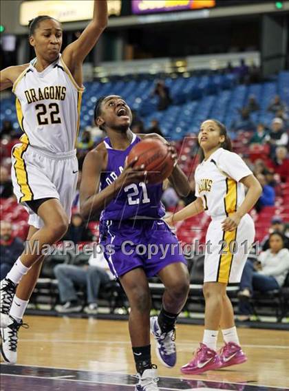 Thumbnail 3 in Bishop O'Dowd vs. Sacramento (CIF NorCal D3 Regional Final) photogallery.