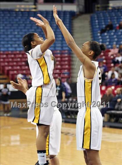 Thumbnail 3 in Bishop O'Dowd vs. Sacramento (CIF NorCal D3 Regional Final) photogallery.