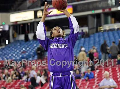 Thumbnail 3 in Bishop O'Dowd vs. Sacramento (CIF NorCal D3 Regional Final) photogallery.