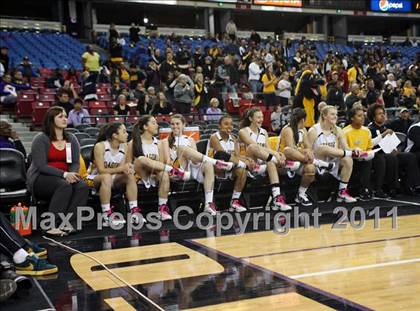 Thumbnail 3 in Bishop O'Dowd vs. Sacramento (CIF NorCal D3 Regional Final) photogallery.