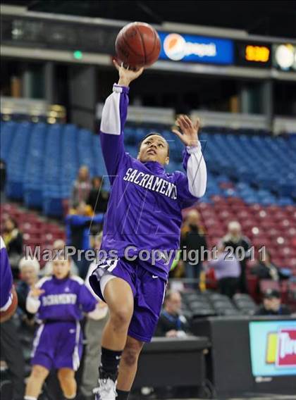 Thumbnail 3 in Bishop O'Dowd vs. Sacramento (CIF NorCal D3 Regional Final) photogallery.