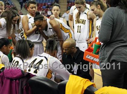 Thumbnail 1 in Bishop O'Dowd vs. Sacramento (CIF NorCal D3 Regional Final) photogallery.