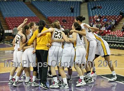 Thumbnail 1 in Bishop O'Dowd vs. Sacramento (CIF NorCal D3 Regional Final) photogallery.