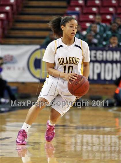 Thumbnail 2 in Bishop O'Dowd vs. Sacramento (CIF NorCal D3 Regional Final) photogallery.