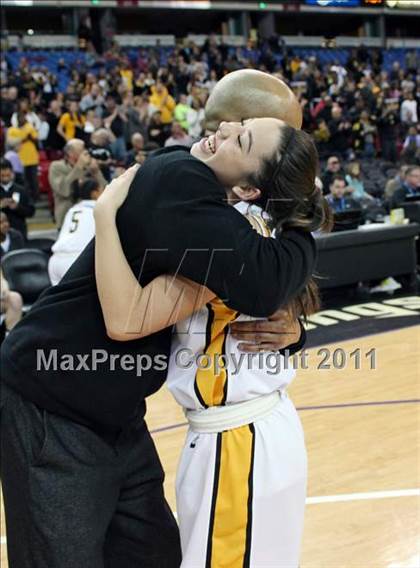 Thumbnail 2 in Bishop O'Dowd vs. Sacramento (CIF NorCal D3 Regional Final) photogallery.