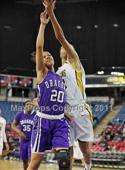 Thumbnail 1 in Bishop O'Dowd vs. Sacramento (CIF NorCal D3 Regional Final) photogallery.