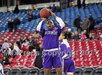 Thumbnail 1 in Bishop O'Dowd vs. Sacramento (CIF NorCal D3 Regional Final) photogallery.