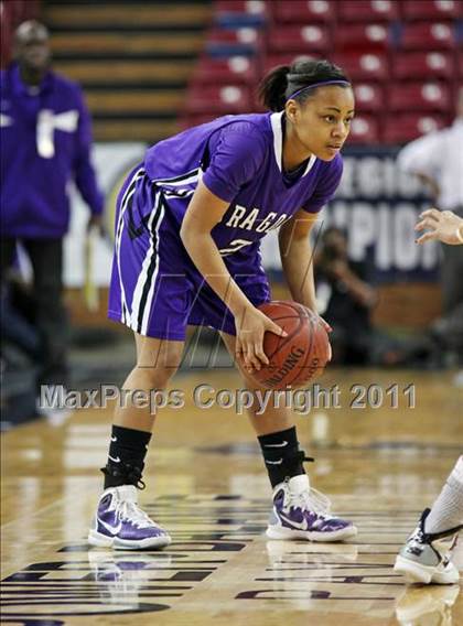 Thumbnail 2 in Bishop O'Dowd vs. Sacramento (CIF NorCal D3 Regional Final) photogallery.