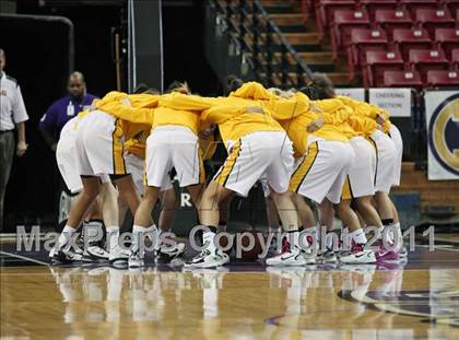Thumbnail 1 in Bishop O'Dowd vs. Sacramento (CIF NorCal D3 Regional Final) photogallery.