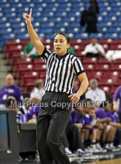 Thumbnail 2 in Bishop O'Dowd vs. Sacramento (CIF NorCal D3 Regional Final) photogallery.