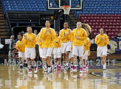 Thumbnail 3 in Bishop O'Dowd vs. Sacramento (CIF NorCal D3 Regional Final) photogallery.