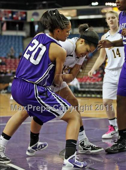 Thumbnail 3 in Bishop O'Dowd vs. Sacramento (CIF NorCal D3 Regional Final) photogallery.