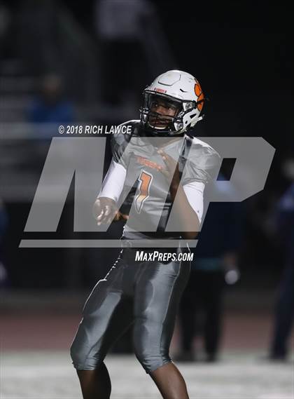 Thumbnail 3 in San Jacinto @ Valencia (CIF SS D7 Semifinal) photogallery.