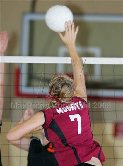 Thumbnail 3 in Modesto vs Summerville (Oakdale Tournament) photogallery.
