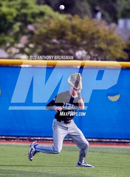 Thumbnail 2 in Lincoln vs. Woodland (El Camino Tournament) photogallery.