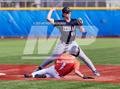Thumbnail 2 in Lincoln vs. Woodland (El Camino Tournament) photogallery.