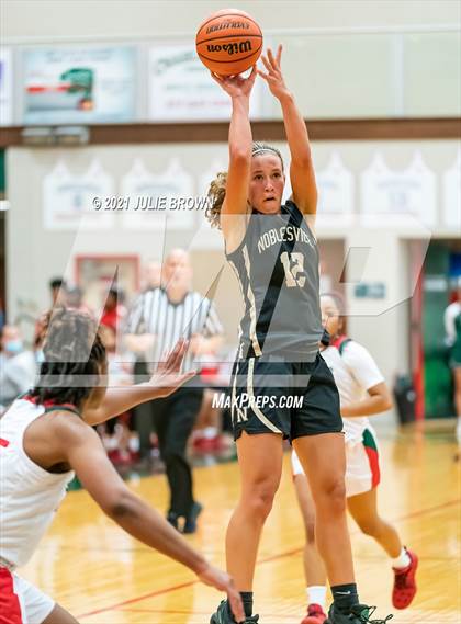 Thumbnail 1 in Noblesville @ Lawrence North photogallery.
