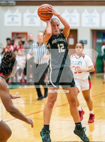 Thumbnail 2 in Noblesville @ Lawrence North photogallery.