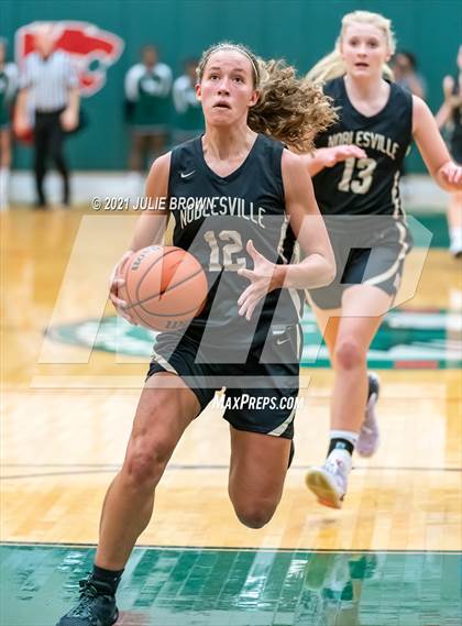 Thumbnail 2 in Noblesville @ Lawrence North photogallery.