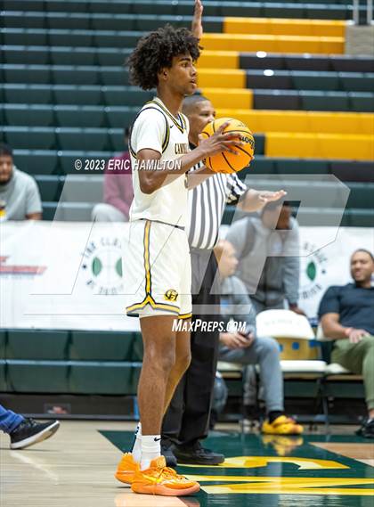 Thumbnail 2 in Campbell Hall vs. De La Salle (The Classic at Damien) photogallery.
