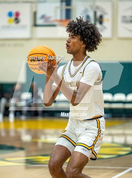 Thumbnail 2 in Campbell Hall vs. De La Salle (The Classic at Damien) photogallery.