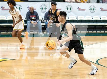 Thumbnail 2 in Campbell Hall vs. De La Salle (The Classic at Damien) photogallery.