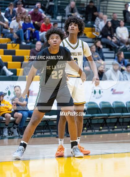 Thumbnail 1 in Campbell Hall vs. De La Salle (The Classic at Damien) photogallery.