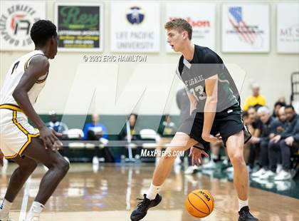 Thumbnail 3 in Campbell Hall vs. De La Salle (The Classic at Damien) photogallery.