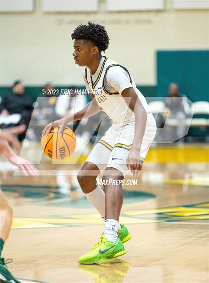 Thumbnail 2 in Campbell Hall vs. De La Salle (The Classic at Damien) photogallery.