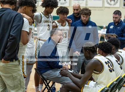 Thumbnail 2 in Campbell Hall vs. De La Salle (The Classic at Damien) photogallery.