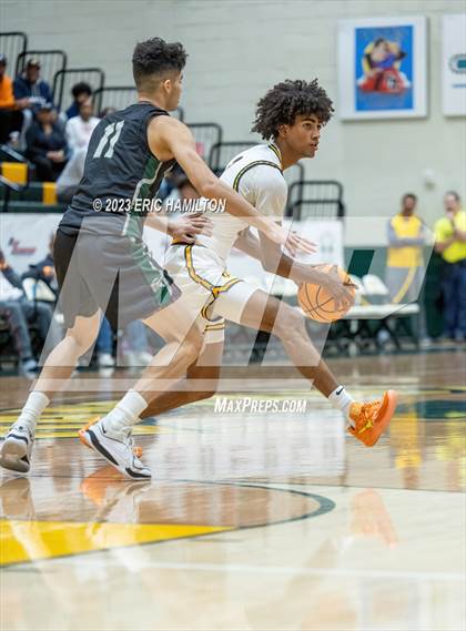 Thumbnail 2 in Campbell Hall vs. De La Salle (The Classic at Damien) photogallery.