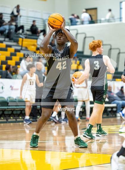 Thumbnail 1 in Campbell Hall vs. De La Salle (The Classic at Damien) photogallery.