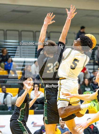 Thumbnail 1 in Campbell Hall vs. De La Salle (The Classic at Damien) photogallery.
