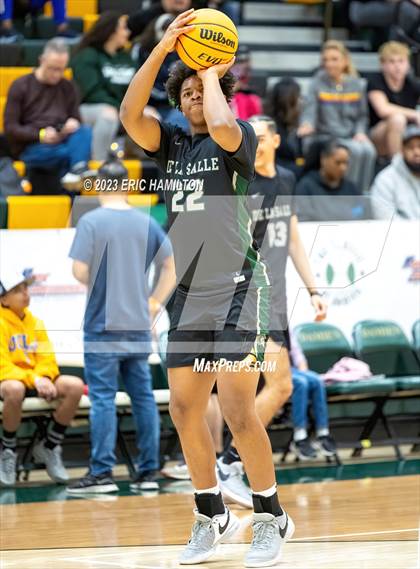 Thumbnail 3 in Campbell Hall vs. De La Salle (The Classic at Damien) photogallery.