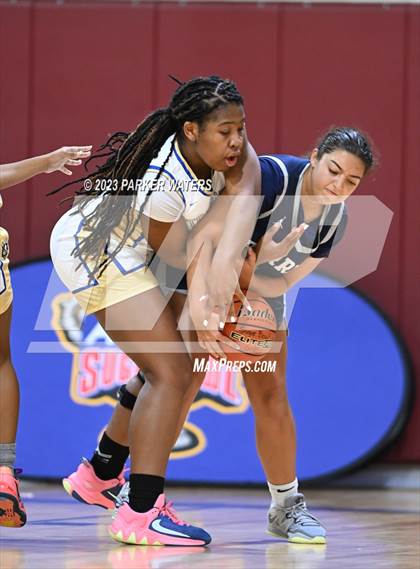 Thumbnail 3 in Parrish Community vs Vandebilt Catholic (Allstate Sugar Bowl National Prep Classic) photogallery.