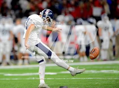 Thumbnail 3 in Lafayette Christian Academy vs. Ascension Catholic (LHSAA 1A Final)  photogallery.