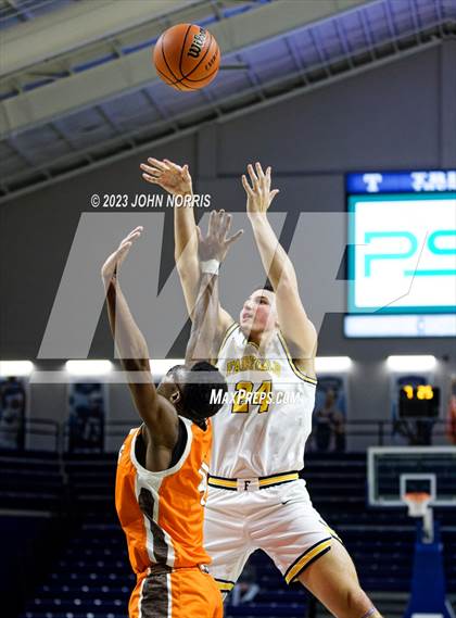 Thumbnail 3 in Fort Wayne Northrop vs. Fairfield (PSM Holiday Shootout) photogallery.