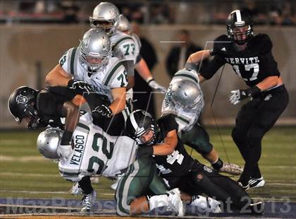 Thumbnail 2 in De La Salle vs. Servite photogallery.
