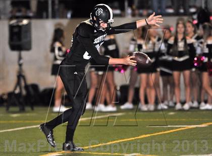 Thumbnail 2 in De La Salle vs. Servite photogallery.